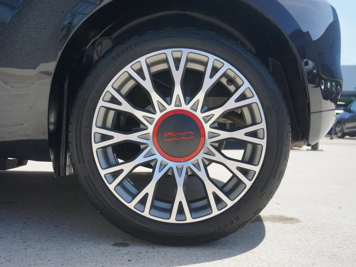 Hybrid RED | Cabrio | Airco | Cruise | PDC | Apple Carplay