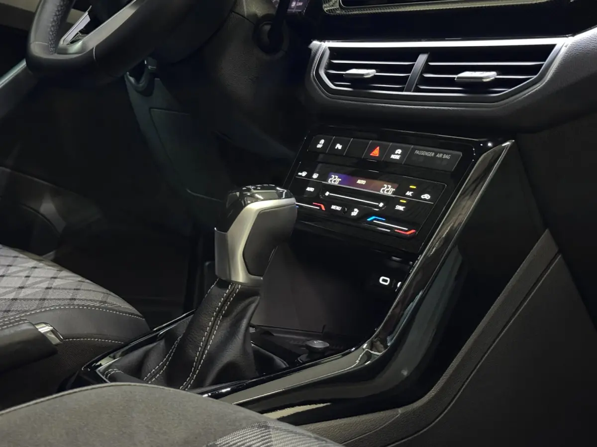 1.5 TSI 3X R-Line | IQ LIGHT | CAM | KEYLESS | FACELIFT