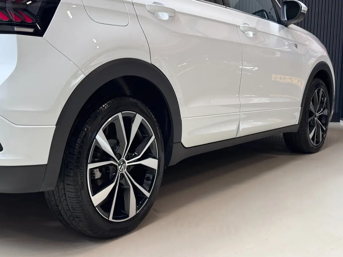 1.5 TSI 3X R-Line | IQ LIGHT | CAM | KEYLESS | FACELIFT