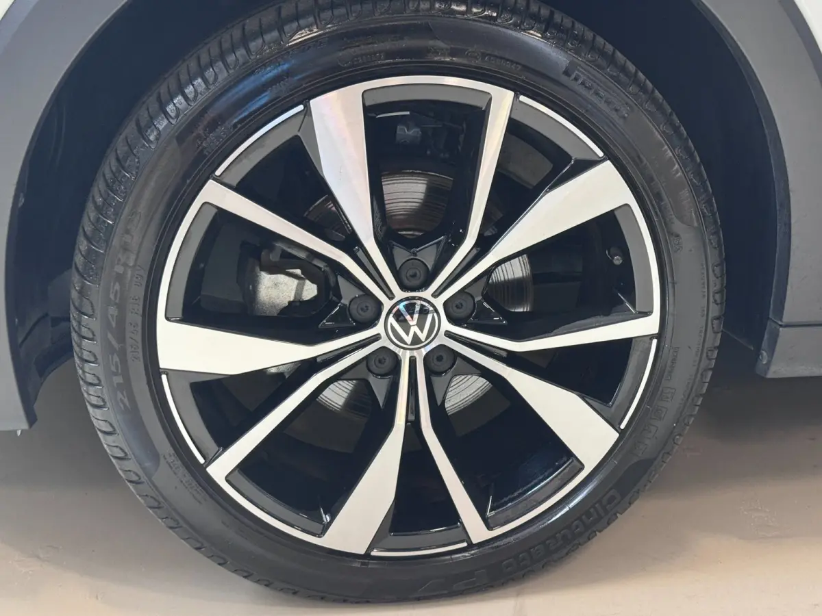 1.5 TSI 3X R-Line | IQ LIGHT | CAM | KEYLESS | FACELIFT