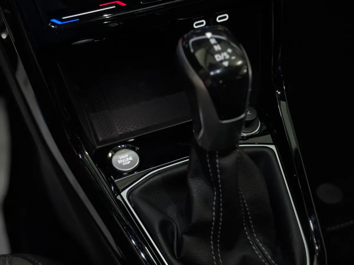 1.5 TSI 3X R-Line | IQ LIGHT | CAM | KEYLESS | FACELIFT