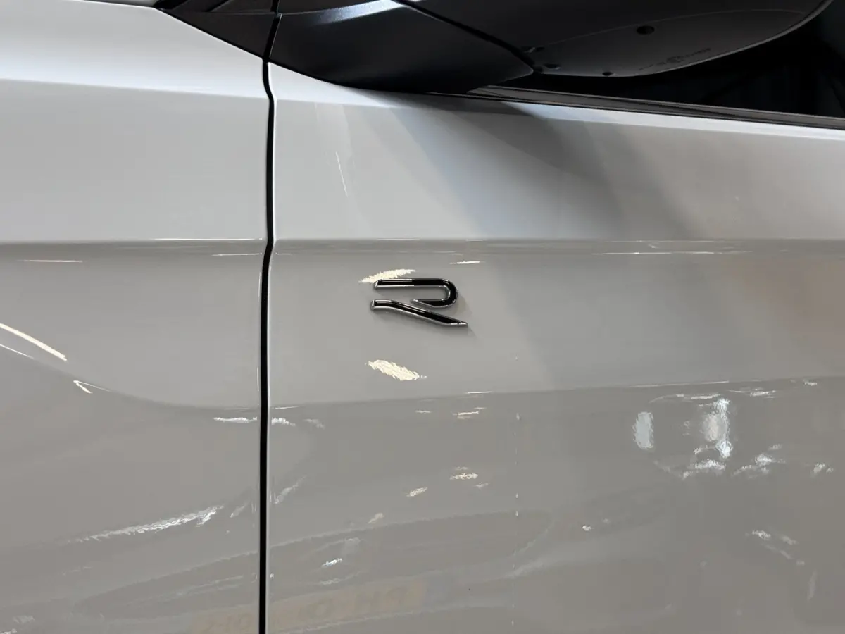 1.5 TSI 3X R-Line | IQ LIGHT | CAM | KEYLESS | FACELIFT