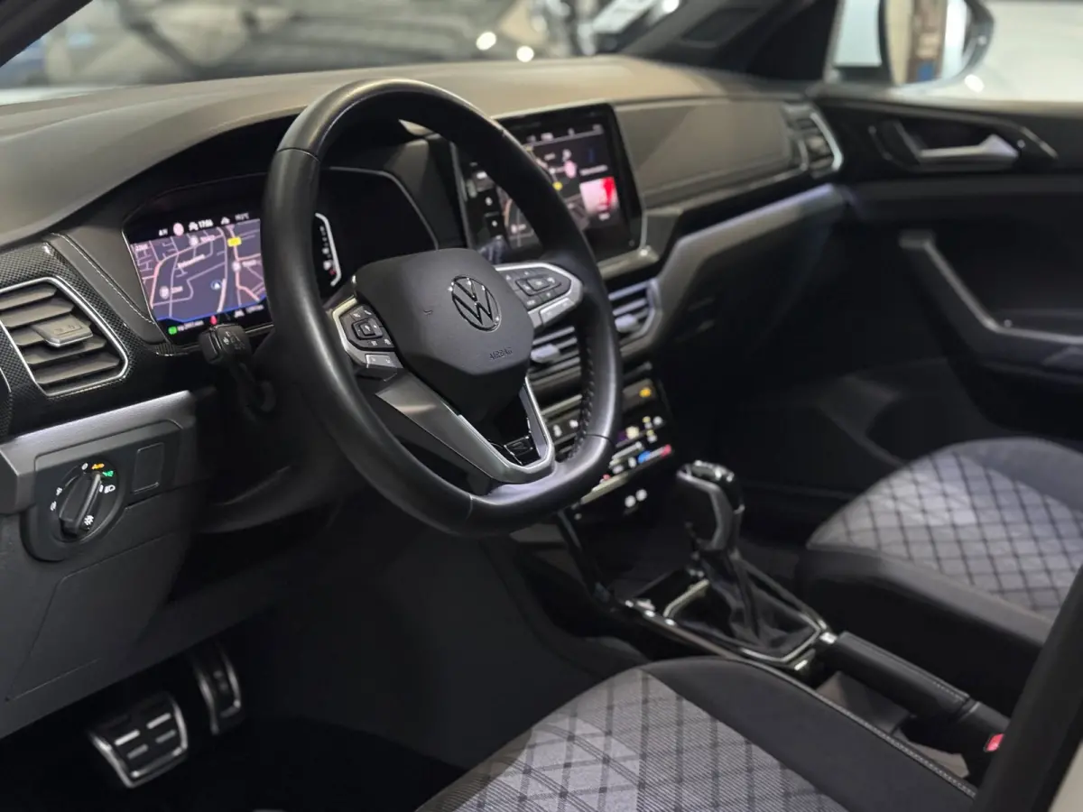 1.5 TSI 3X R-Line | IQ LIGHT | CAM | KEYLESS | FACELIFT