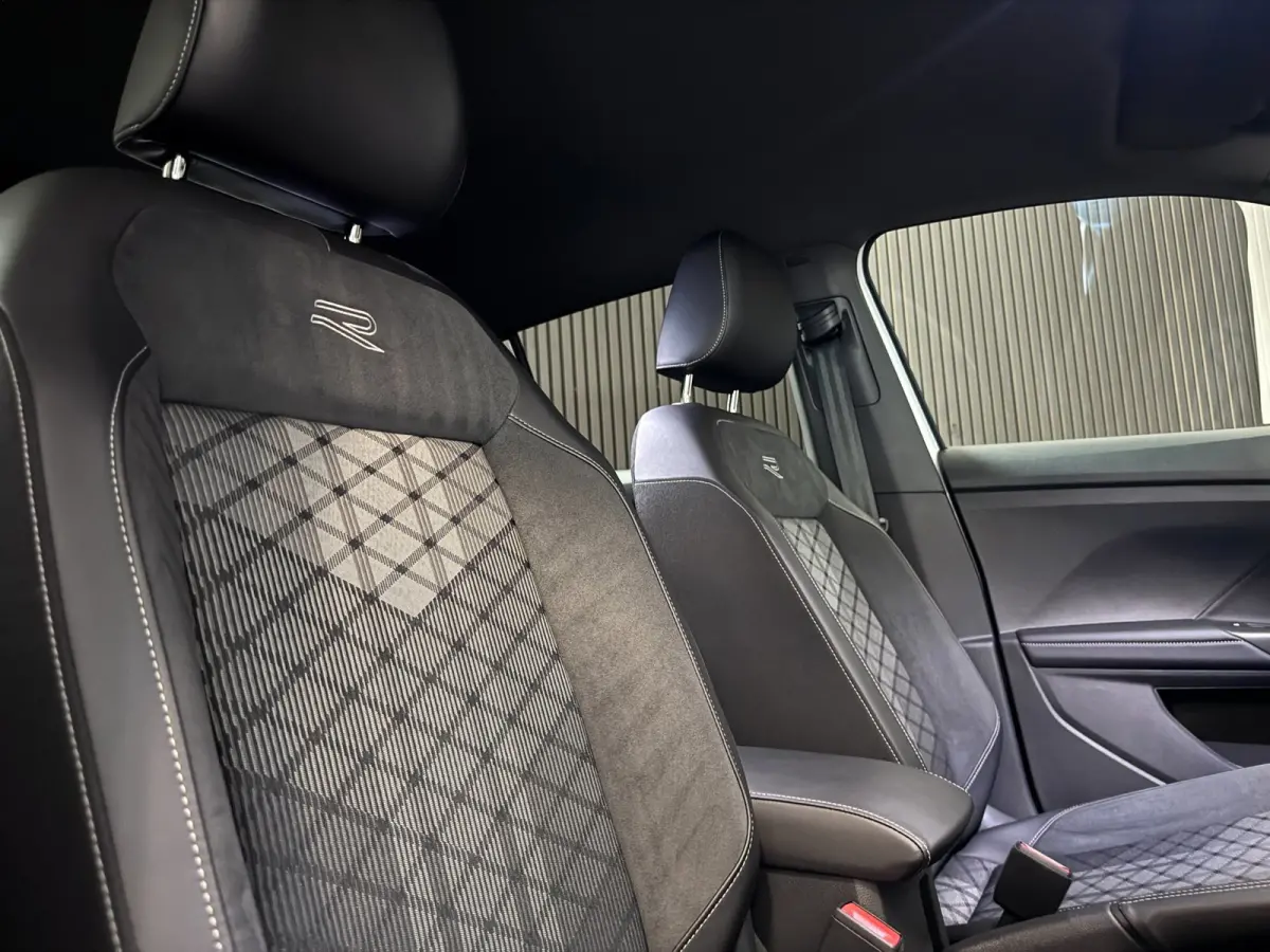 1.5 TSI 3X R-Line | IQ LIGHT | CAM | KEYLESS | FACELIFT