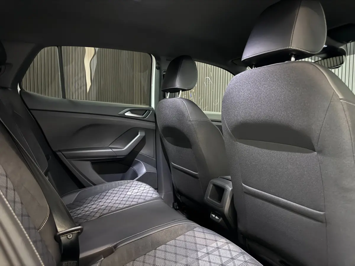 1.5 TSI 3X R-Line | IQ LIGHT | CAM | KEYLESS | FACELIFT