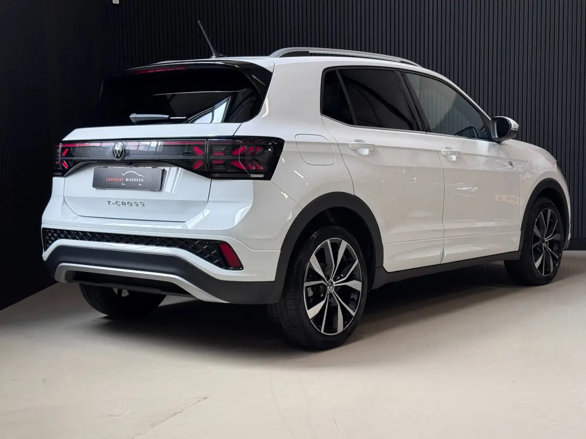 1.5 TSI 3X R-Line | IQ LIGHT | CAM | KEYLESS | FACELIFT