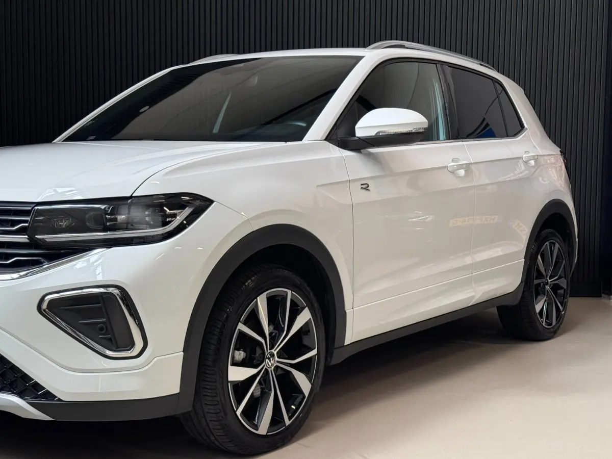 1.5 TSI 3X R-Line | IQ LIGHT | CAM | KEYLESS | FACELIFT