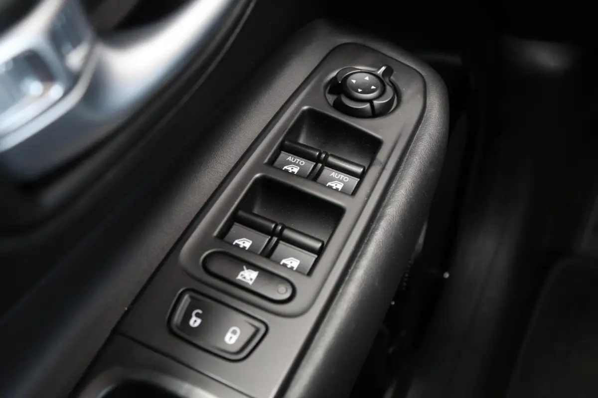 1.4 MultiAir Limited l AIRCO l NAVI l PDC l LMV