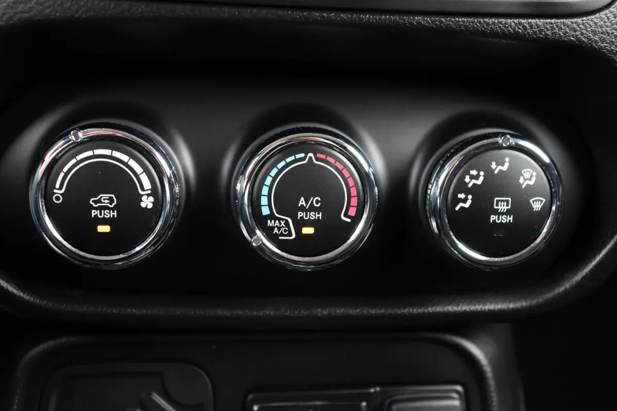 1.4 MultiAir Limited l AIRCO l NAVI l PDC l LMV
