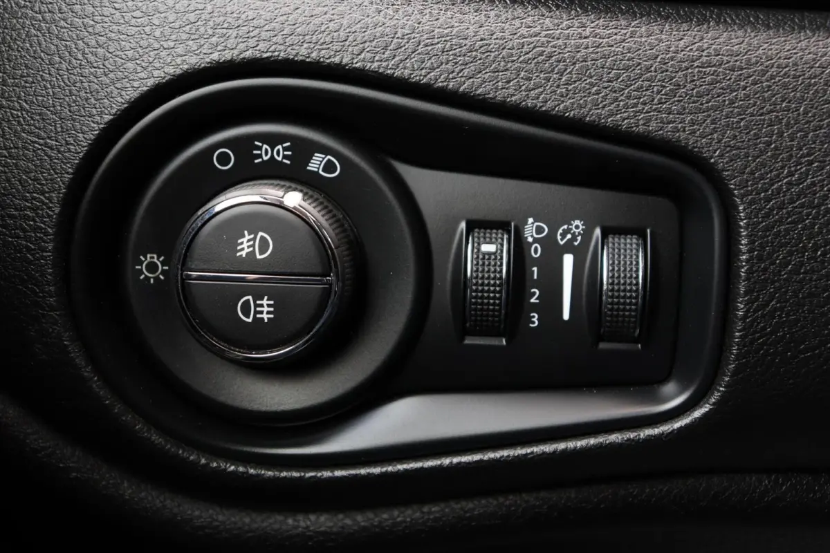 1.4 MultiAir Limited l AIRCO l NAVI l PDC l LMV