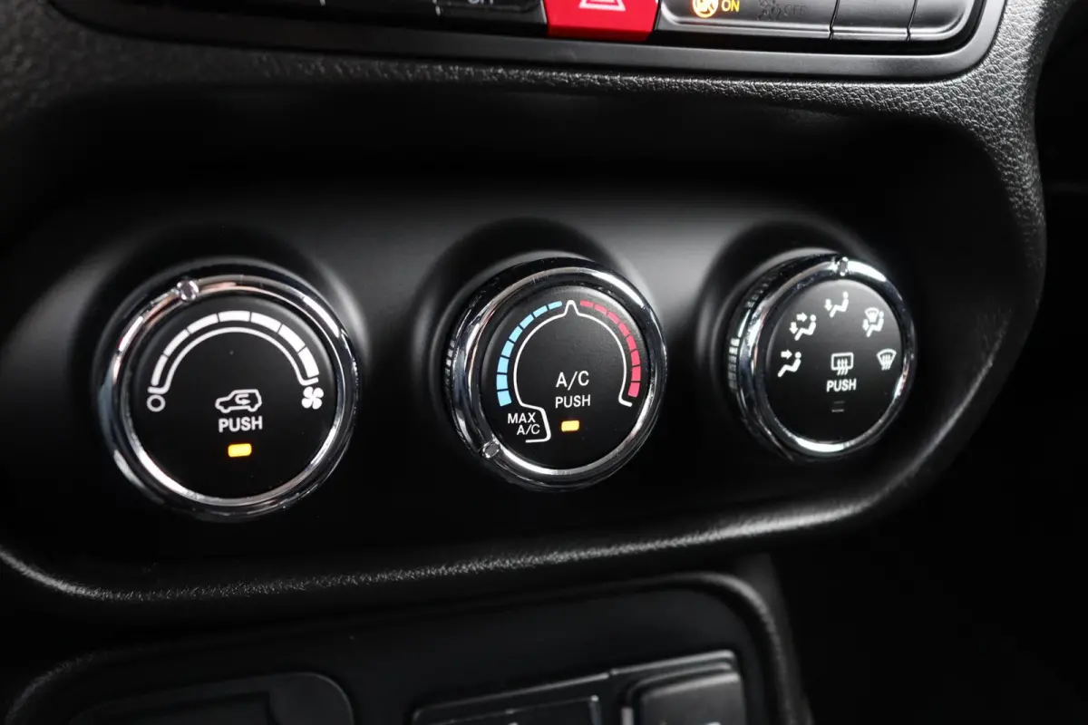 1.4 MultiAir Limited l AIRCO l NAVI l PDC l LMV