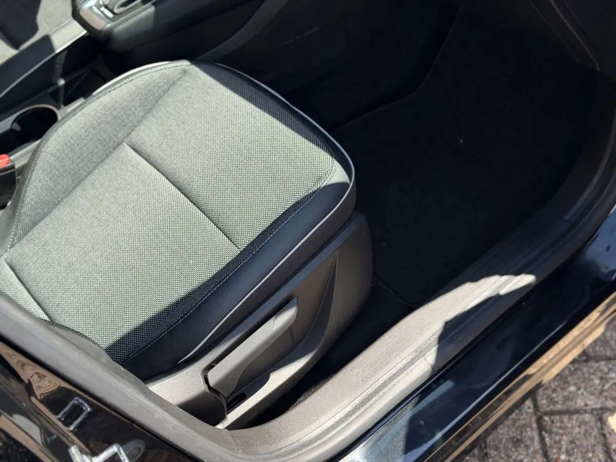 1.6 E-Tech Hybrid 145 Intens AUT NAVI NAP!