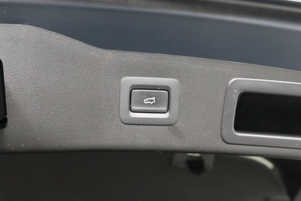 2.0 SkyActiv-G 165 Sportive | Trekhaak | BOSE | Stoel/Stuurverwarming | 360 Camera | Clima | LED | Keyless | Navi | Elk. Zetel | Cruise Adaptive | Parkeersensoren