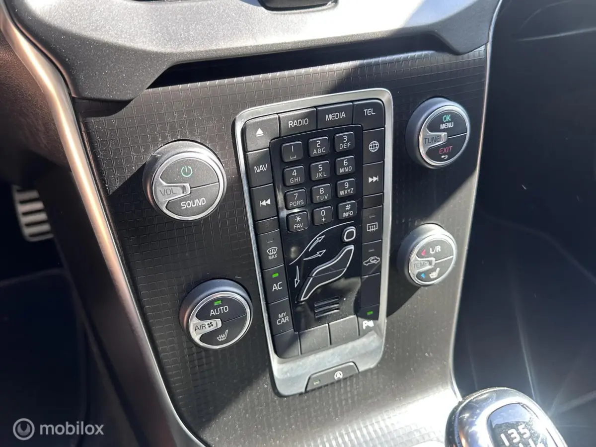 2.0 T2 R-Design|Parkeercamera|PDC V+A|Stoelverwarming|Navi