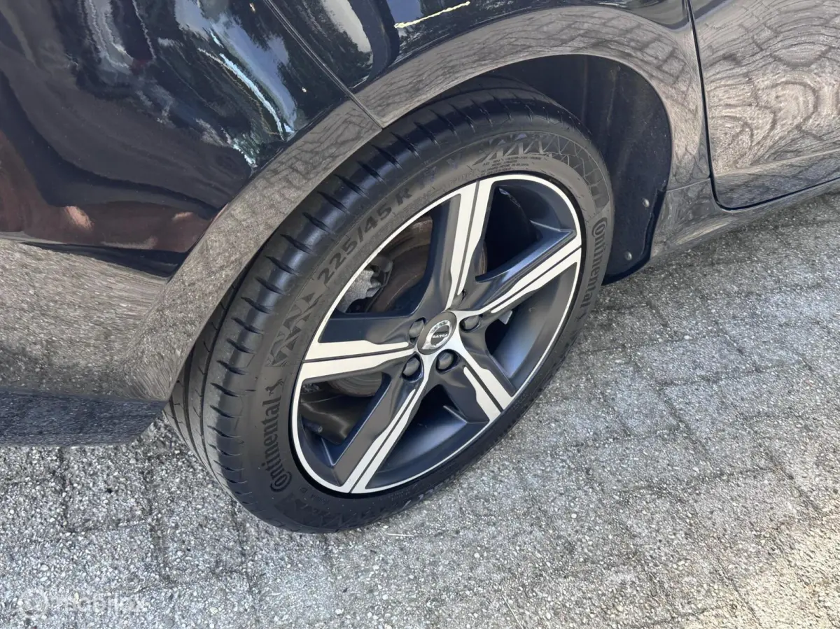 2.0 T2 R-Design|Parkeercamera|PDC V+A|Stoelverwarming|Navi