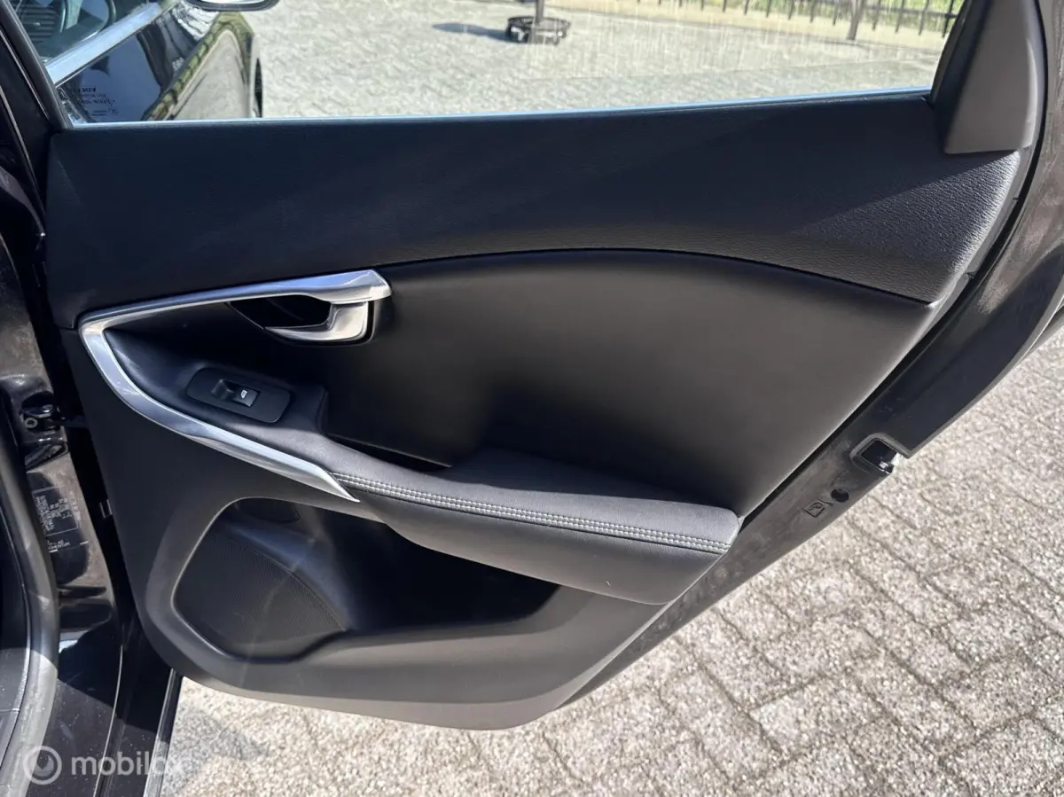 2.0 T2 R-Design|Parkeercamera|PDC V+A|Stoelverwarming|Navi