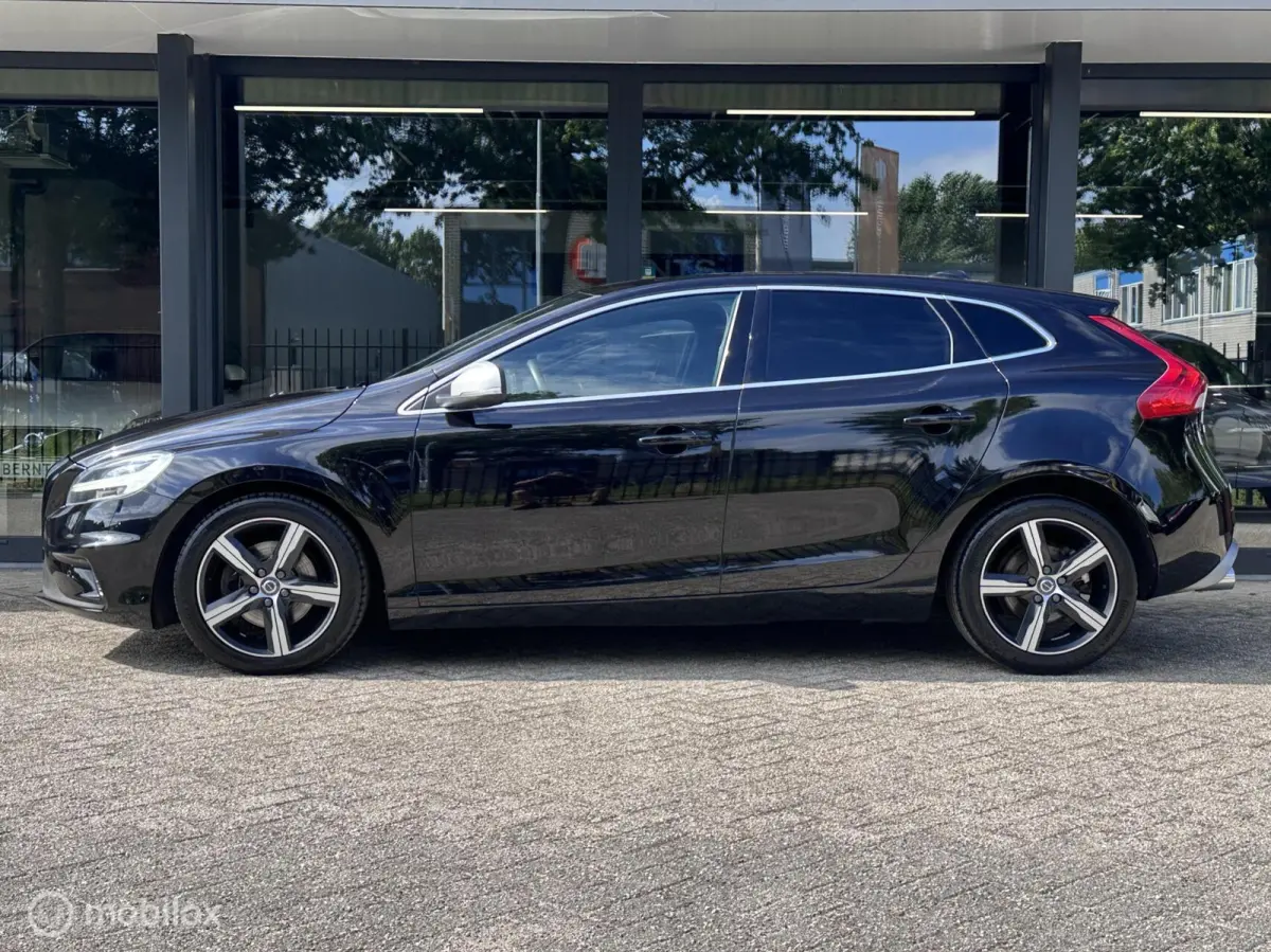 2.0 T2 R-Design|Parkeercamera|PDC V+A|Stoelverwarming|Navi