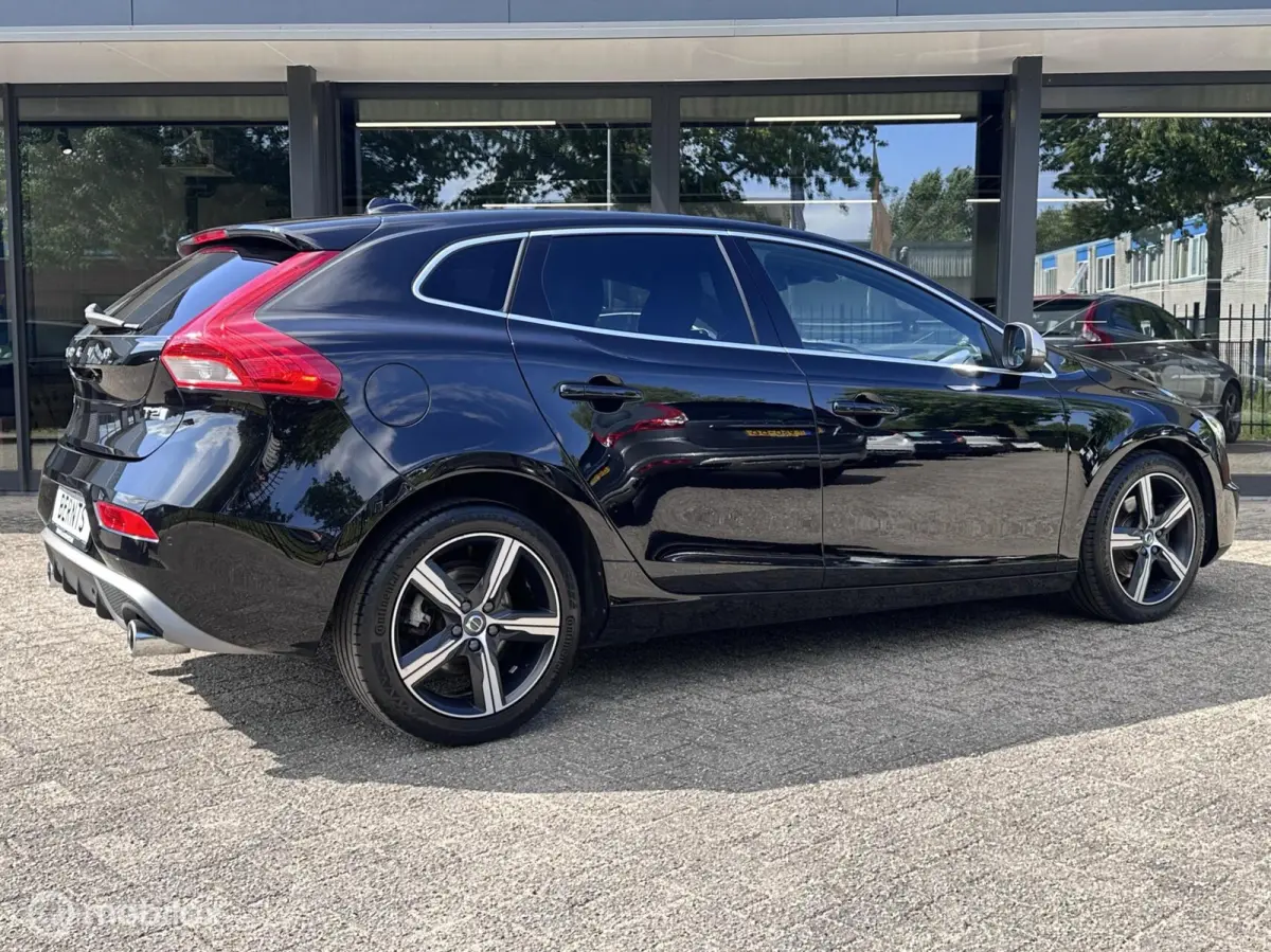 2.0 T2 R-Design|Parkeercamera|PDC V+A|Stoelverwarming|Navi