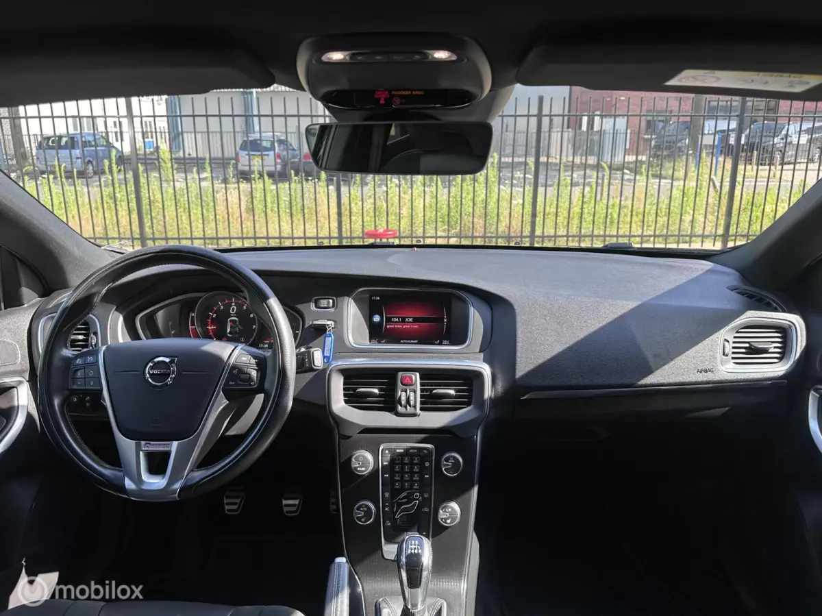 2.0 T2 R-Design|Parkeercamera|PDC V+A|Stoelverwarming|Navi