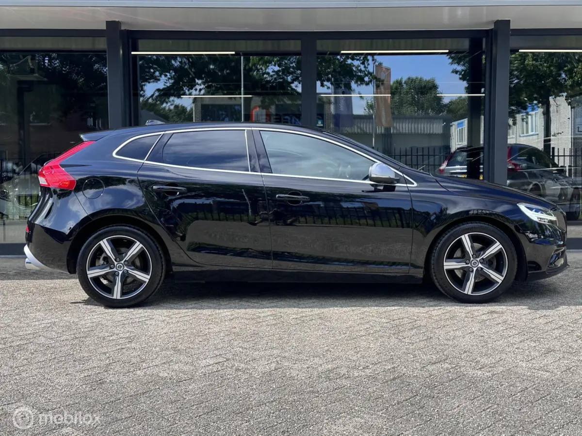 2.0 T2 R-Design|Parkeercamera|PDC V+A|Stoelverwarming|Navi