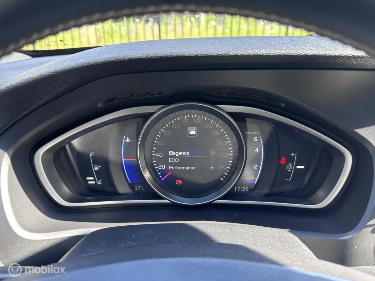2.0 T2 R-Design|Parkeercamera|PDC V+A|Stoelverwarming|Navi