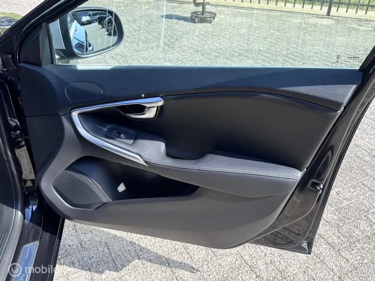 2.0 T2 R-Design|Parkeercamera|PDC V+A|Stoelverwarming|Navi