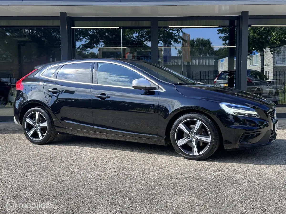 2.0 T2 R-Design|Parkeercamera|PDC V+A|Stoelverwarming|Navi