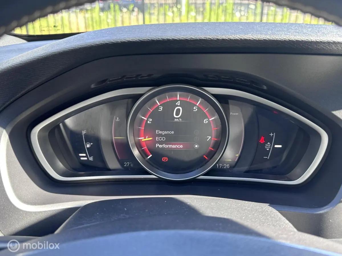2.0 T2 R-Design|Parkeercamera|PDC V+A|Stoelverwarming|Navi