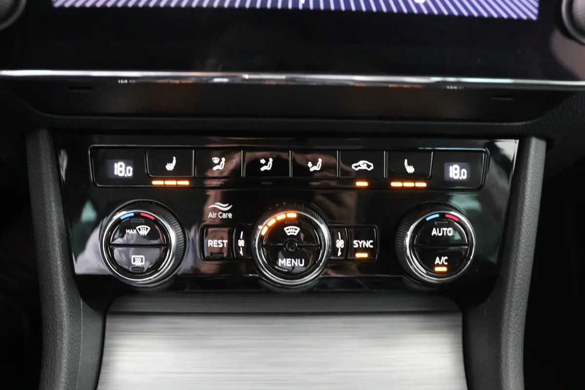 1.5 TSI ACT Business Edition | Dealer Onderhouden! | Trekhaak | LED | Memory Zetel | Cruise Adaptive | Stoelverwarming | Navi | Clima | Parkeersensoren | Lichtmetalen Velgen