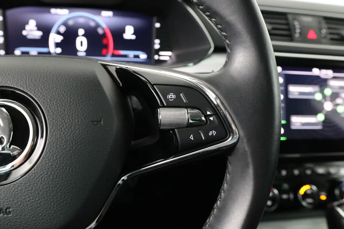 1.5 TSI ACT Business Edition | Dealer Onderhouden! | Trekhaak | LED | Memory Zetel | Cruise Adaptive | Stoelverwarming | Navi | Clima | Parkeersensoren | Lichtmetalen Velgen
