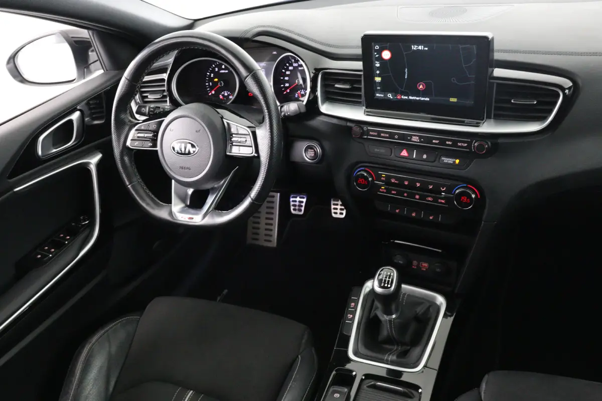 1.0 T-GDi GT-Line | Dealer Onderhouden! | 1e Eigenaar! | Open Dak | Stoel/Stuur Verwarming | LED | Camera | Clima | Navi | Cruise Control | Parkeersensoren | Lichtmetalen Velgen