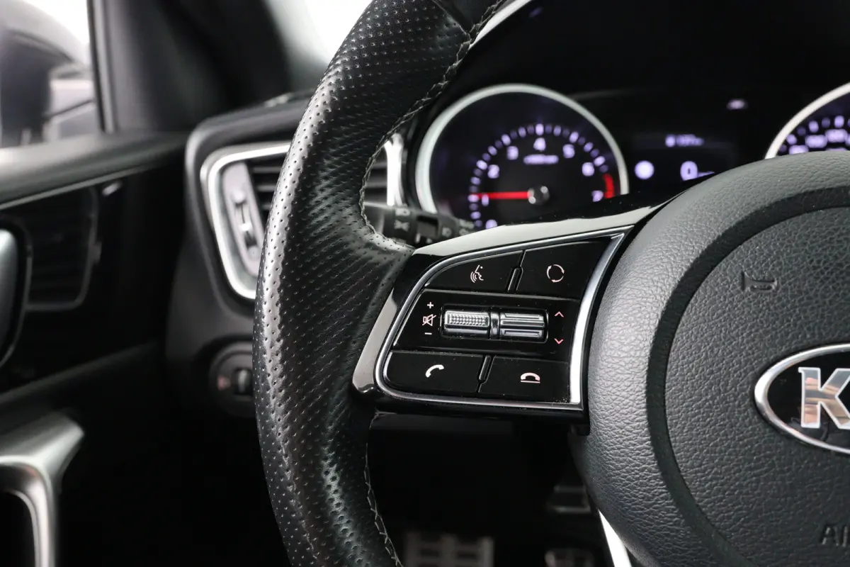 1.0 T-GDi GT-Line | Dealer Onderhouden! | 1e Eigenaar! | Open Dak | Stoel/Stuur Verwarming | LED | Camera | Clima | Navi | Cruise Control | Parkeersensoren | Lichtmetalen Velgen