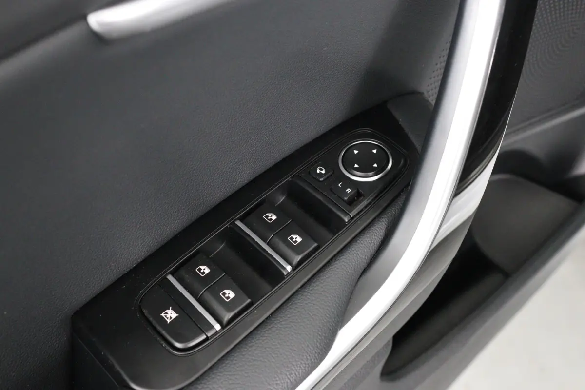 1.0 T-GDi GT-Line | Dealer Onderhouden! | 1e Eigenaar! | Open Dak | Stoel/Stuur Verwarming | LED | Camera | Clima | Navi | Cruise Control | Parkeersensoren | Lichtmetalen Velgen