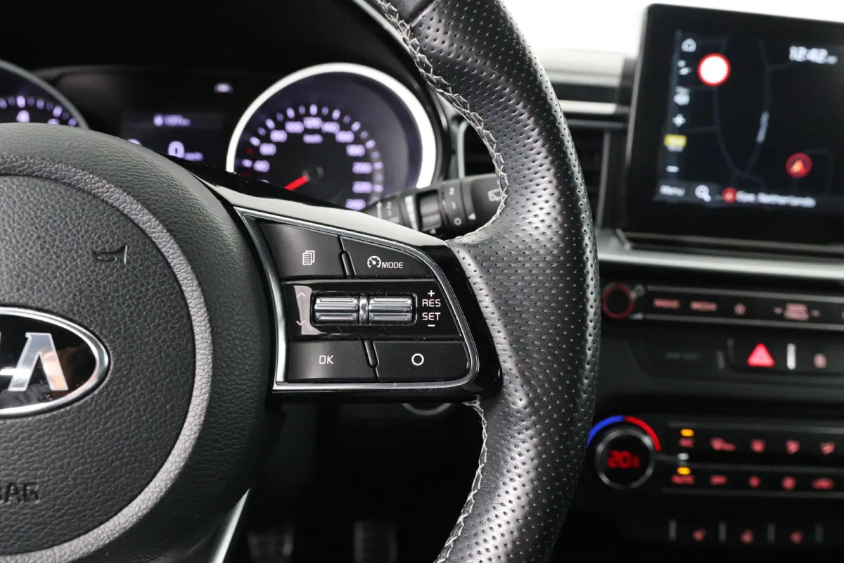 1.0 T-GDi GT-Line | Dealer Onderhouden! | 1e Eigenaar! | Open Dak | Stoel/Stuur Verwarming | LED | Camera | Clima | Navi | Cruise Control | Parkeersensoren | Lichtmetalen Velgen