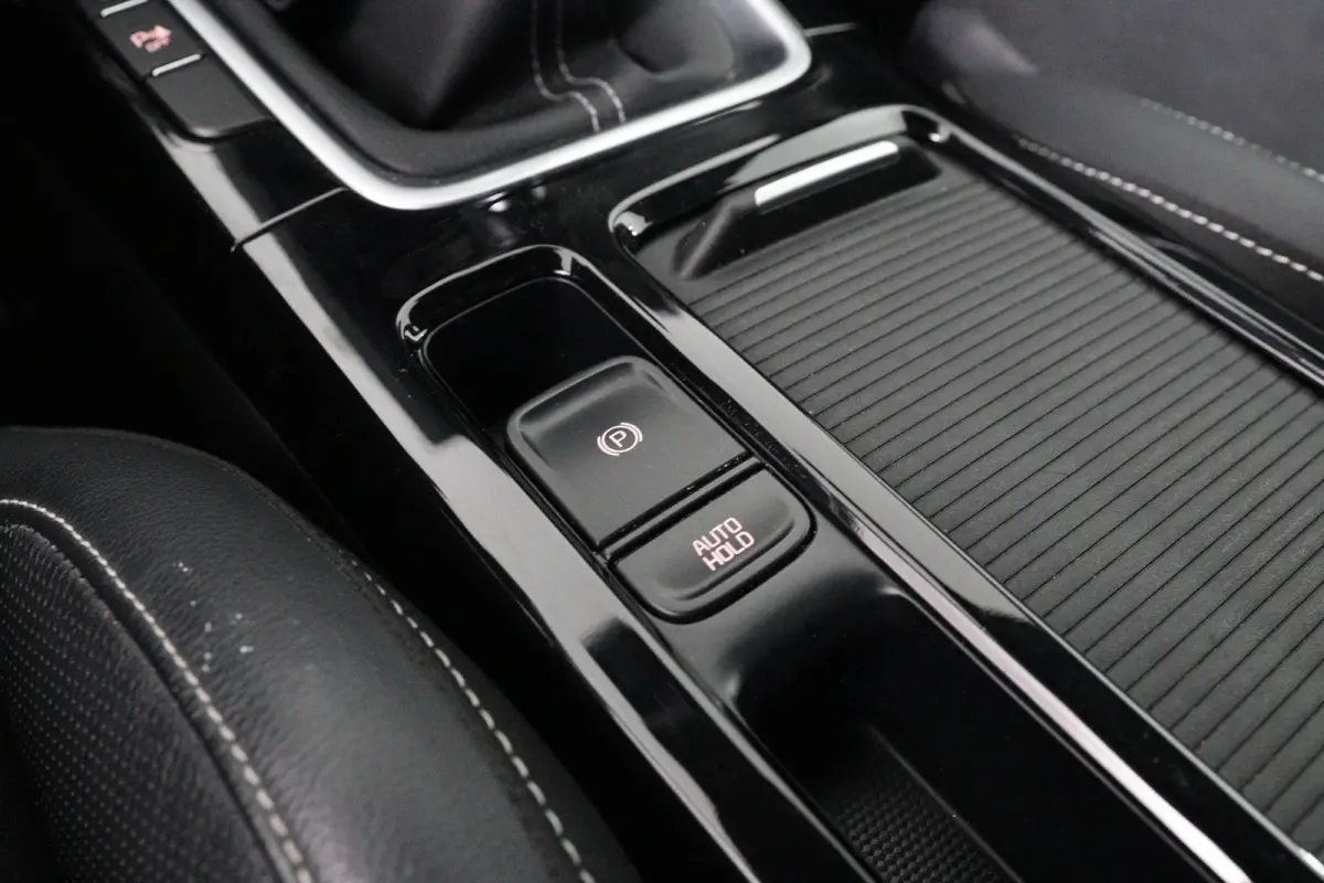 1.0 T-GDi GT-Line | Dealer Onderhouden! | 1e Eigenaar! | Open Dak | Stoel/Stuur Verwarming | LED | Camera | Clima | Navi | Cruise Control | Parkeersensoren | Lichtmetalen Velgen