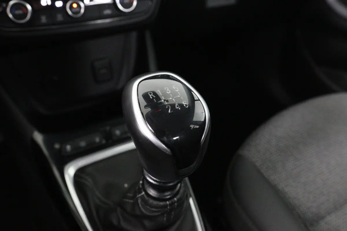 1.2 Turbo Elegance | 1e Eigenaar! | Dealer Onderhouden! | Trekhaak | LED | AGR Stoel | Navi By App | Clima | Cruise Control | DAB | Lichtmetalen Velgen |
