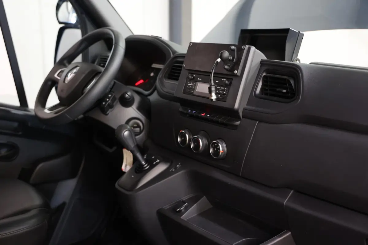 2.3 dCi 150 BAKWAGEN LOWLINER AUTOMAAT