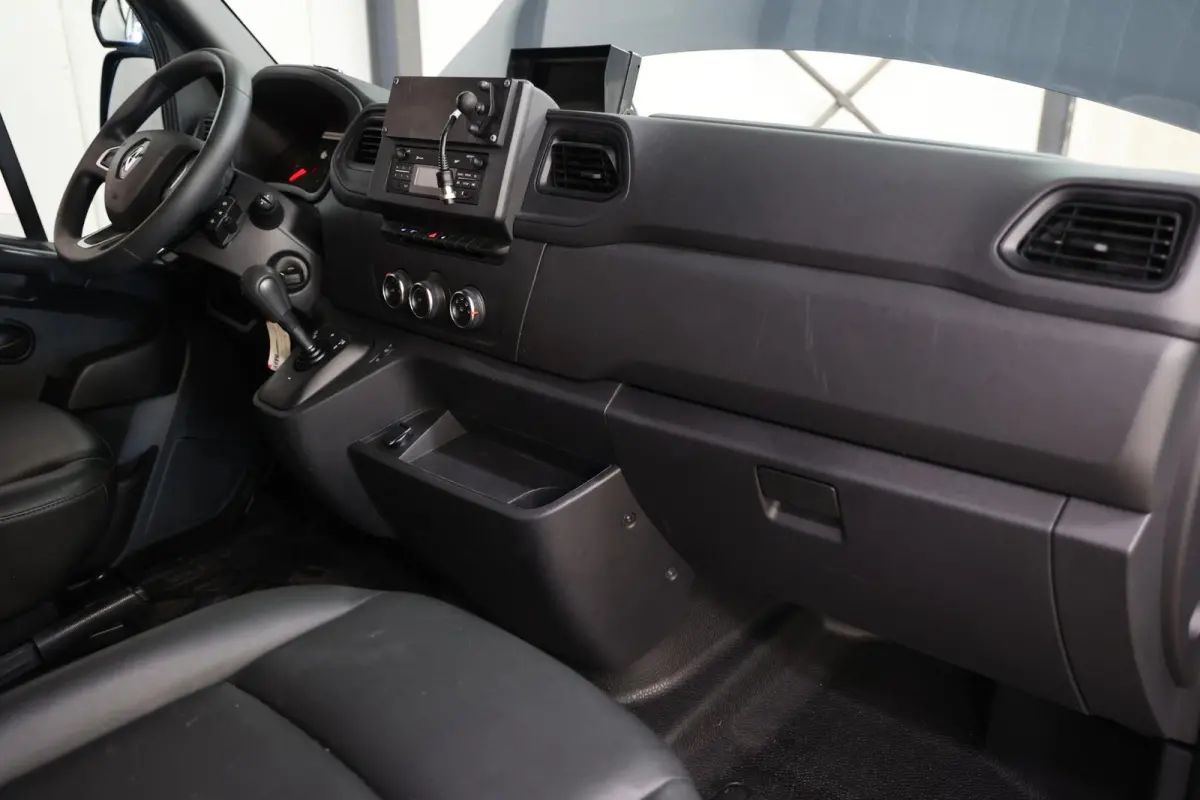 2.3 dCi 150 BAKWAGEN LOWLINER AUTOMAAT