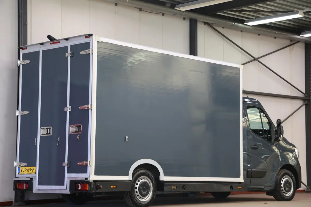 2.3 dCi 150 BAKWAGEN LOWLINER AUTOMAAT
