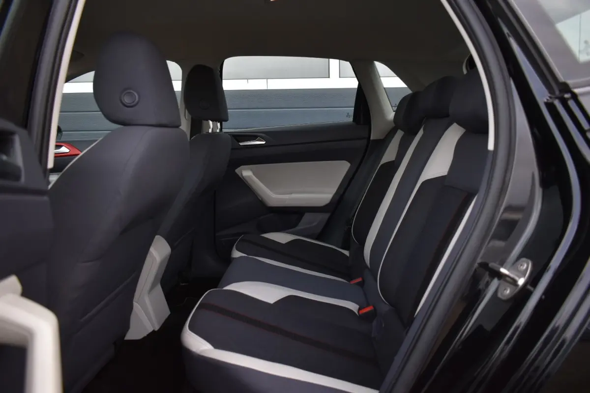 1.0 TSI Highline BEATS LEES TEKST!