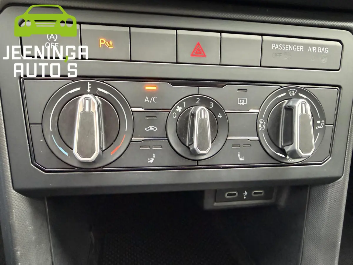 1.0 TSI Life|AppleCarPlay|PDC|Navi