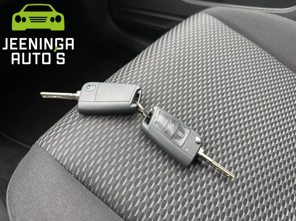 1.0 TSI Life|AppleCarPlay|PDC|Navi