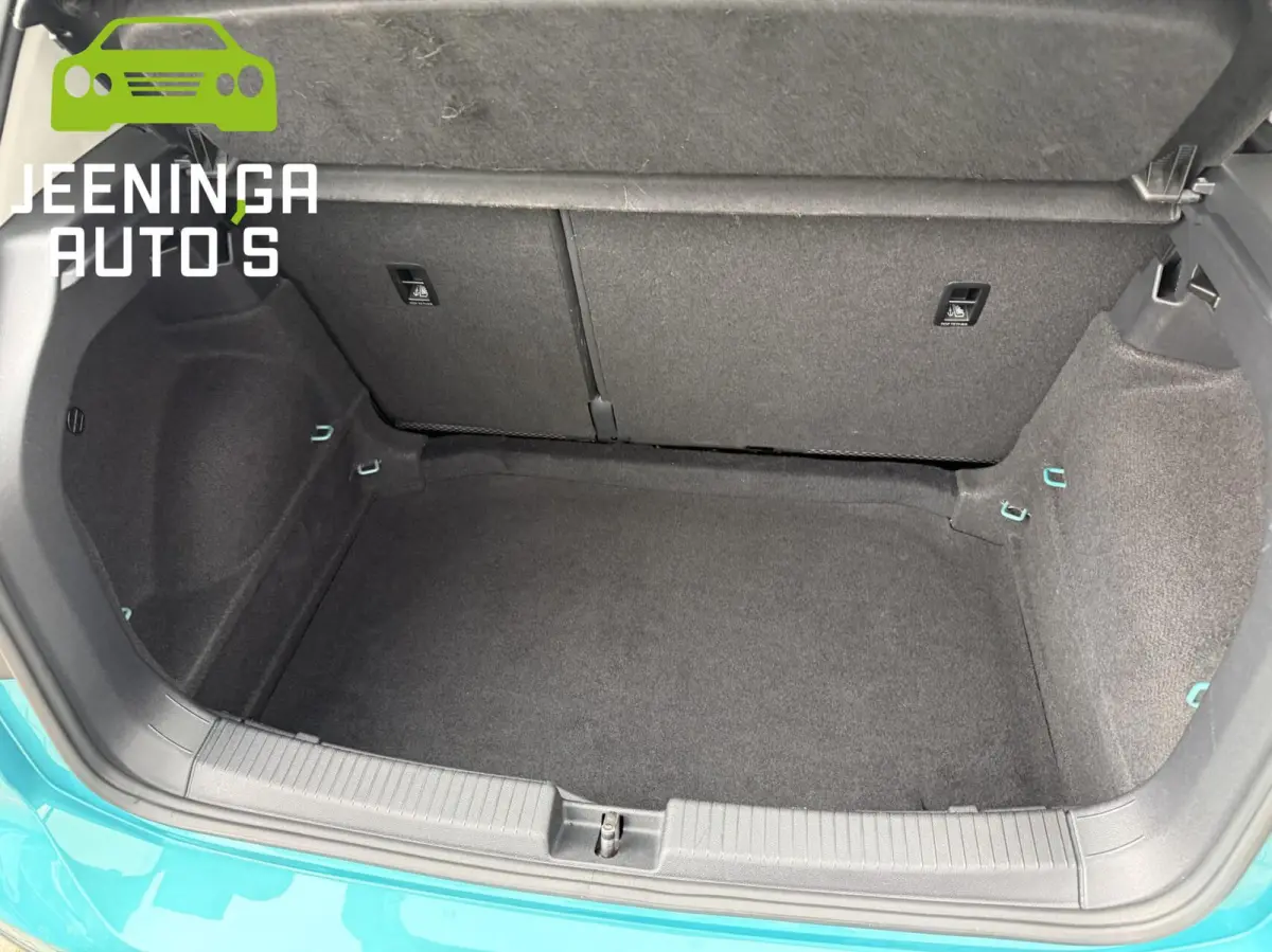 1.0 TSI Life|AppleCarPlay|PDC|Navi
