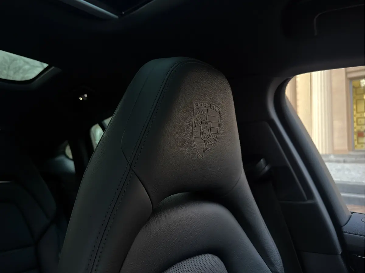 2.9 4 E-Hybrid 10 Years Edition l Sport Chrono l Stoelkoeling l Surround View l Pano