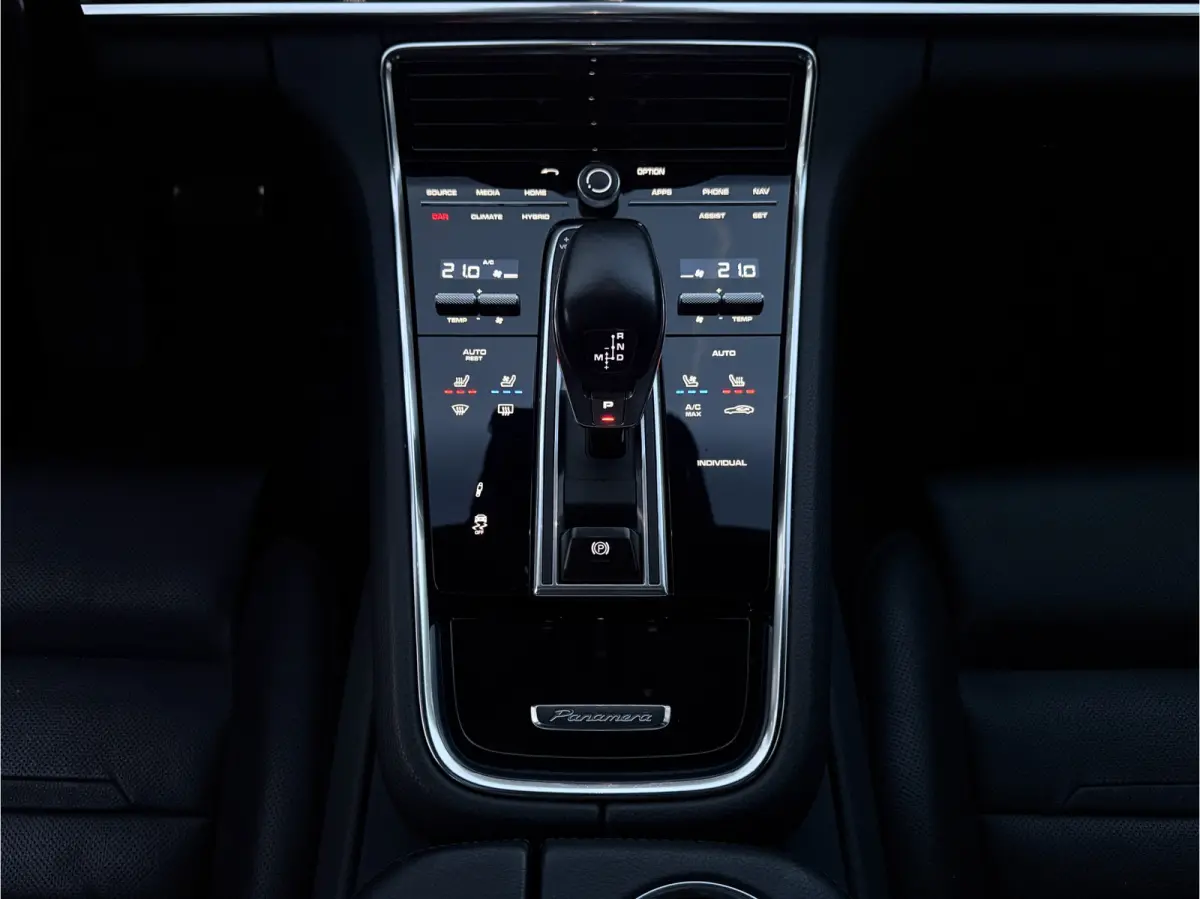 2.9 4 E-Hybrid 10 Years Edition l Sport Chrono l Stoelkoeling l Surround View l Pano