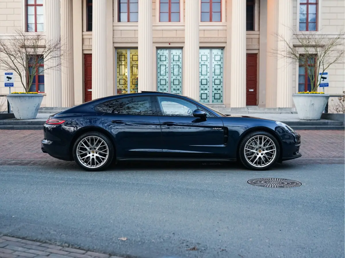 2.9 4 E-Hybrid 10 Years Edition l Sport Chrono l Stoelkoeling l Surround View l Pano