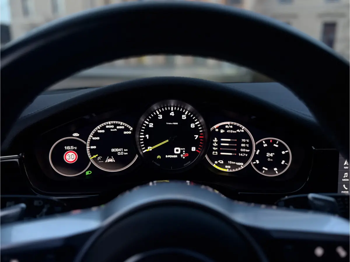 2.9 4 E-Hybrid 10 Years Edition l Sport Chrono l Stoelkoeling l Surround View l Pano