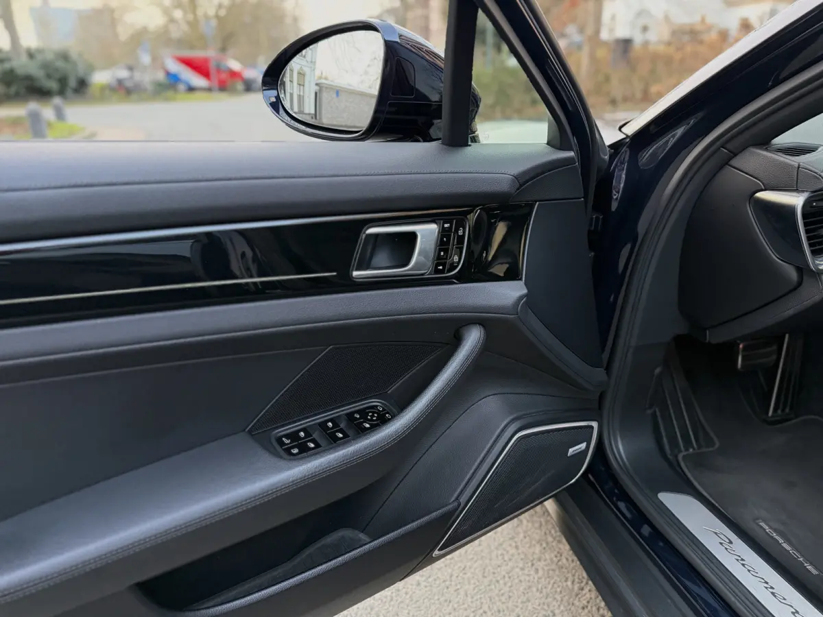 2.9 4 E-Hybrid 10 Years Edition l Sport Chrono l Stoelkoeling l Surround View l Pano
