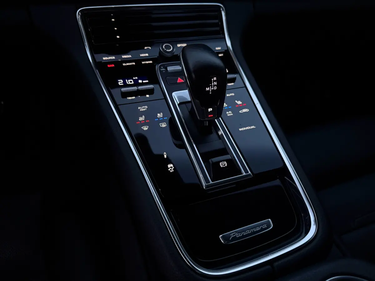 2.9 4 E-Hybrid 10 Years Edition l Sport Chrono l Stoelkoeling l Surround View l Pano