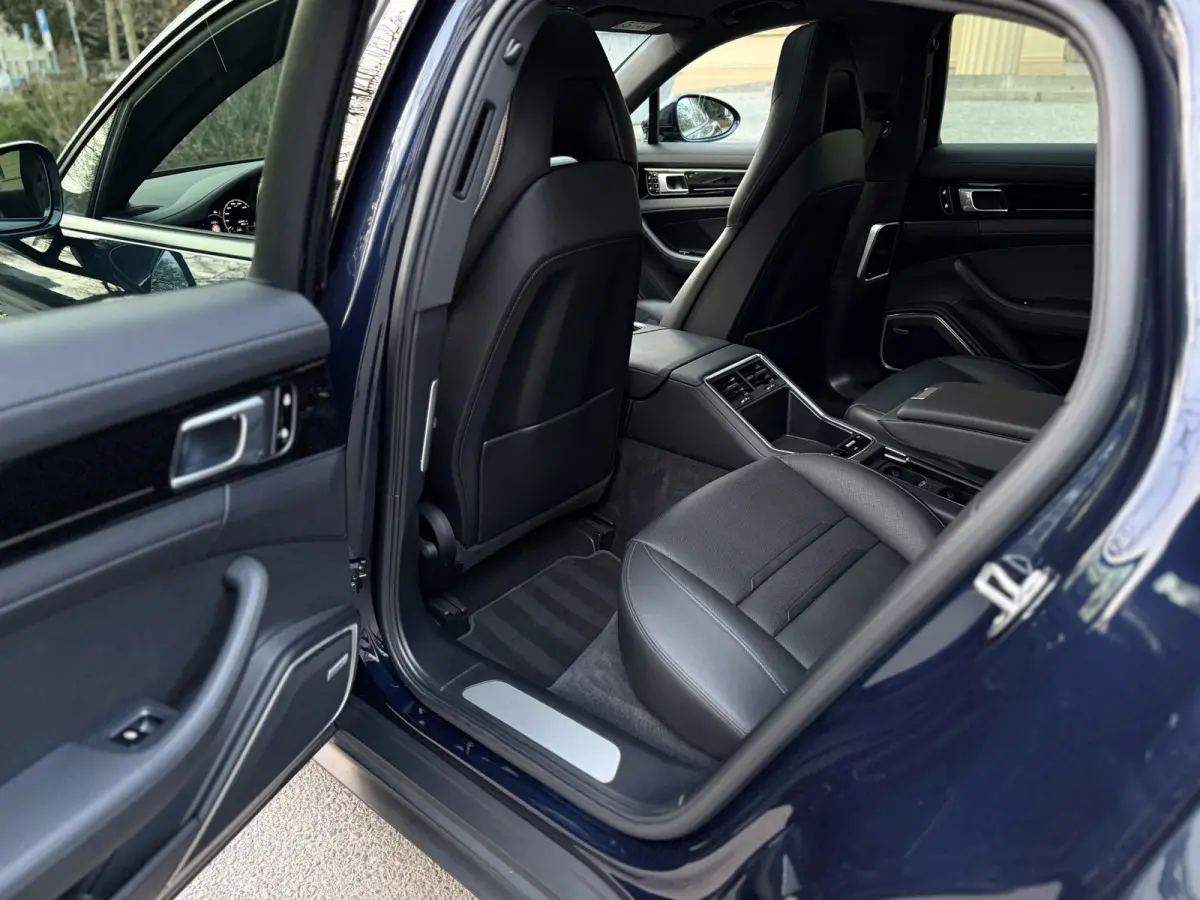 2.9 4 E-Hybrid 10 Years Edition l Sport Chrono l Stoelkoeling l Surround View l Pano